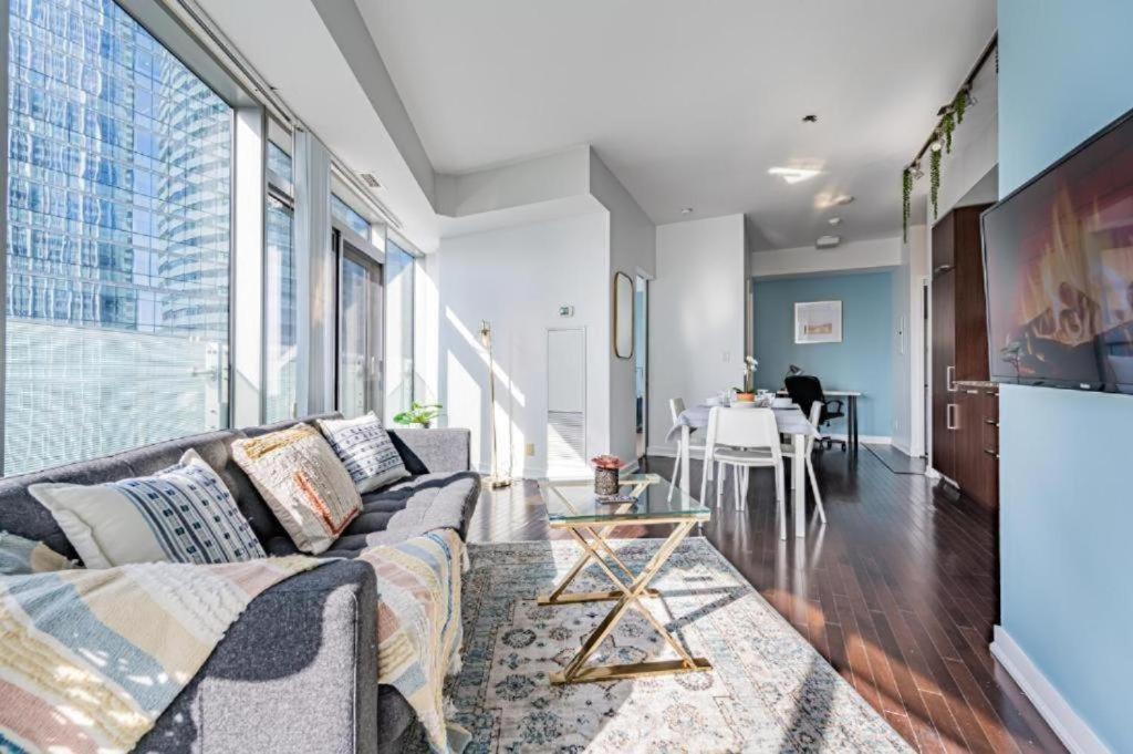 Downtown Suites โตรอนโต ภายนอก รูปภาพ