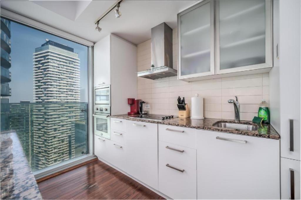 Downtown Suites โตรอนโต ภายนอก รูปภาพ